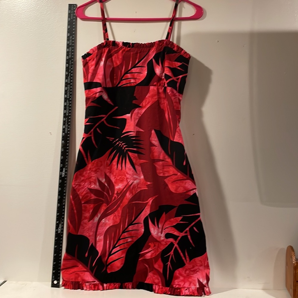Hawaiian dress sz small NWOT BEAUTIFUL